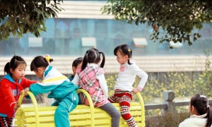 孩子放学后，哪怕作业写不完，父母也要给孩子留出1小时来玩耍 ...