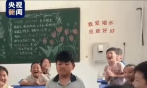 老师用心之举火到央视，因为它让内向的男孩露出久违的笑